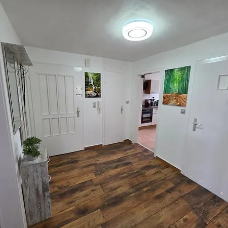Apartment Exklusives Und Helles No 6 Mit Balkon Im Zentrum Von Kassel, Schnelles 1gbit Internet, Geschirrspueler, Boxspringbetten Kassel